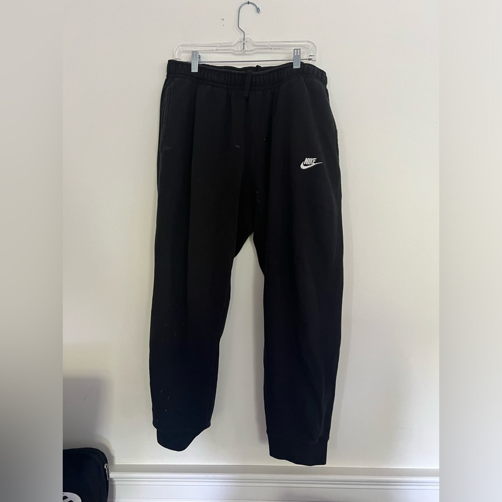 Nike men’s black sweatpants with elastic at bottom (jogger style)